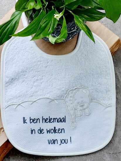 Baby slabbetje beer, Ik ben helemaal in de wolken..