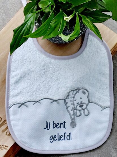 Baby slabbetje beer, Je bent geliefd!