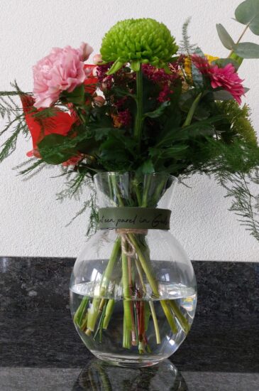 Hoge Vaas met leren band: Je bent een parel...