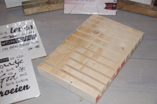 Display steigerhout  voor presentatie van muurcirkels