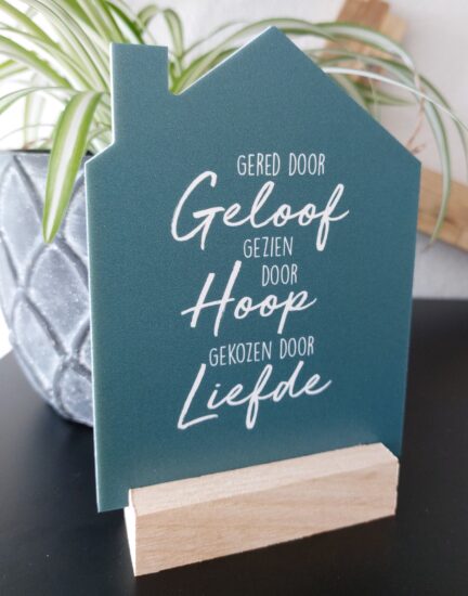 Huisje voor jou - Gered door Geloof.. (incl. standaard)
