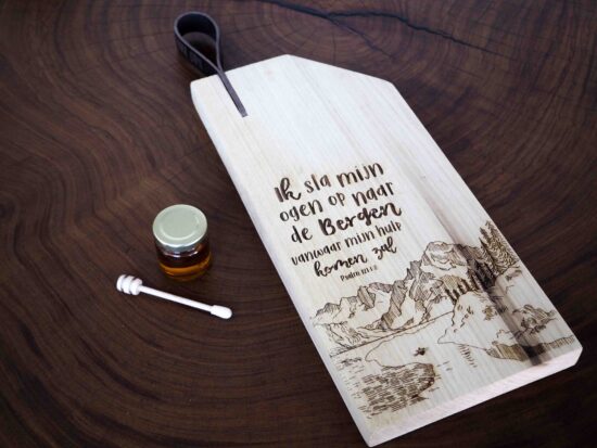 Snijplank met leren lus "Ik sla mijn ogen op naar de bergen.."