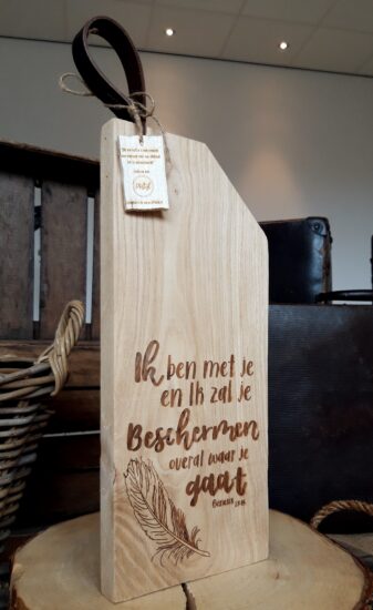 Snijplank met leren lus "Ik ben met je en ik zal .."